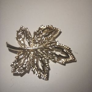 Gerry's Maple Open Leaf Brooch Gold Tone 1.75" Vintage Jewelry Pin